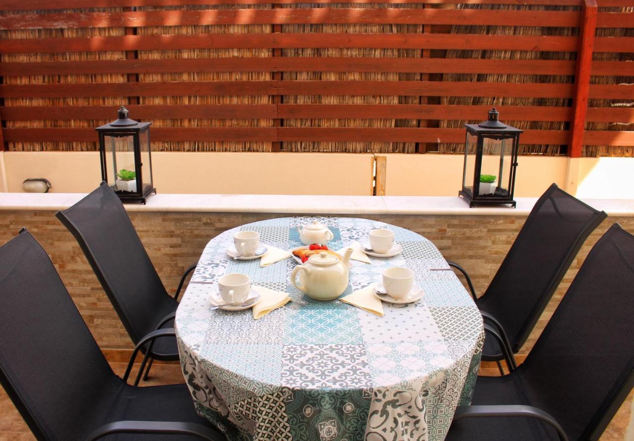 Cozy Poolside Apartment Paphos Exterior foto